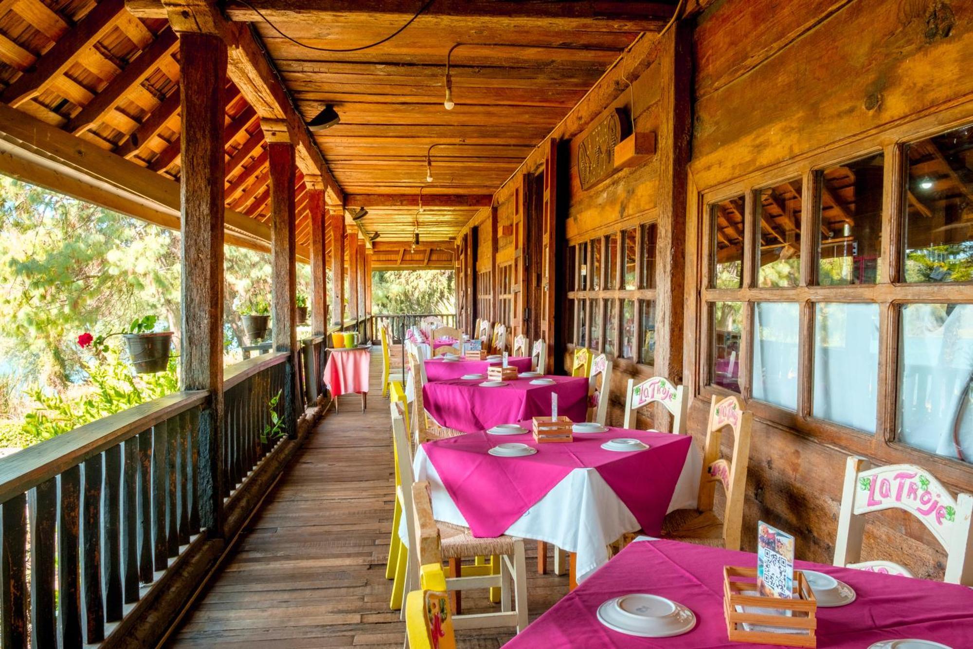 Zirahuen Forest And Resort Exteriör bild