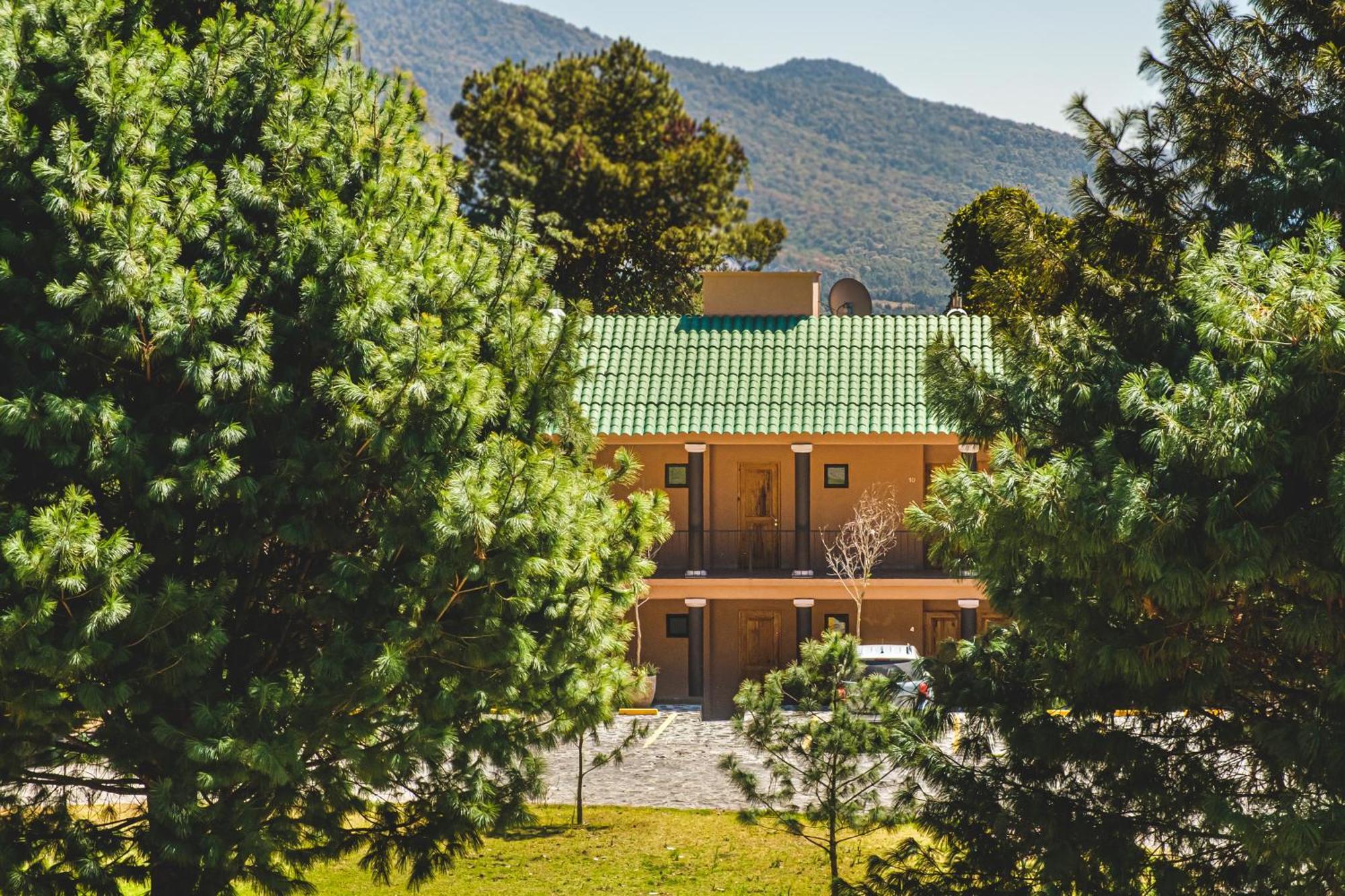 Zirahuen Forest And Resort Exteriör bild